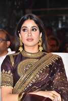 Janhvi Kapoor Steals the Show